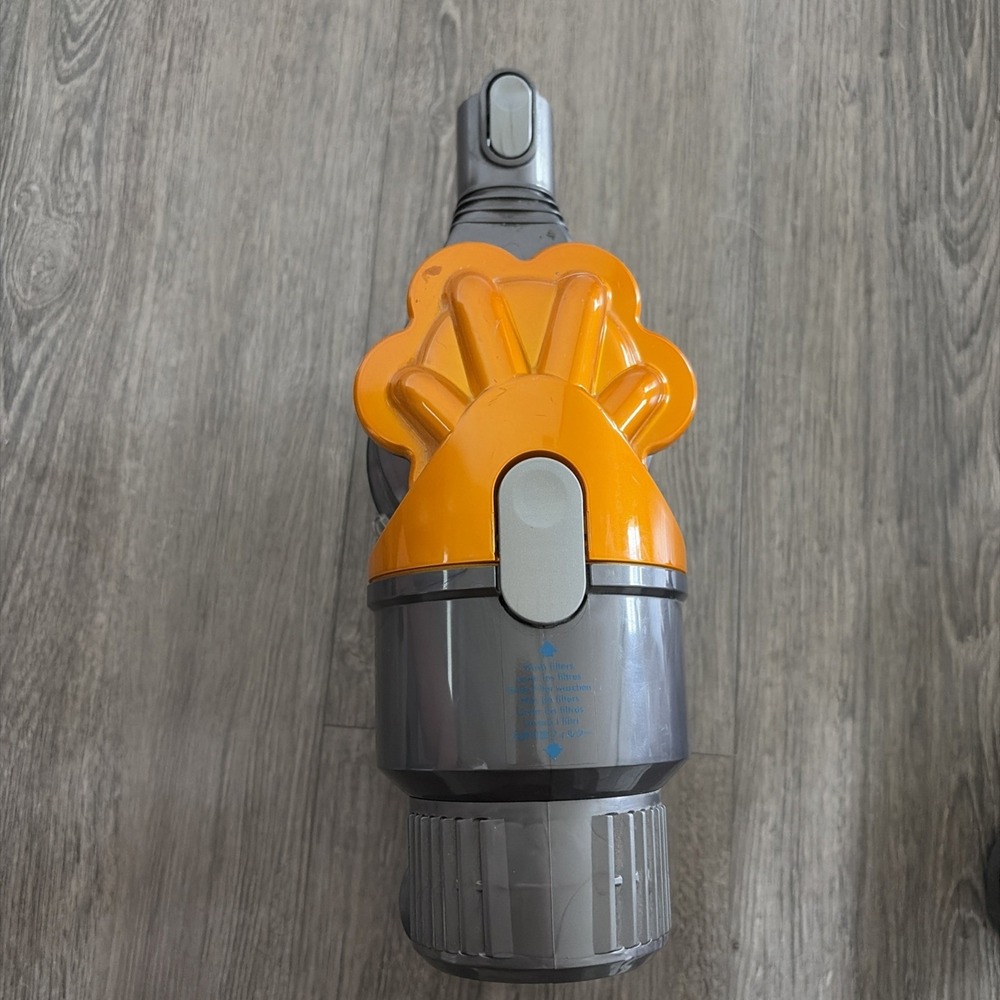 Dyson DC16 Animal Bagless Handheld Vacuum Cordless Cleaner With Battery Tested - Picture 4 of 7